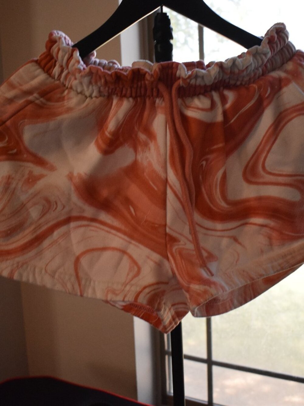 Adorable Orange Swirl Shorts size large